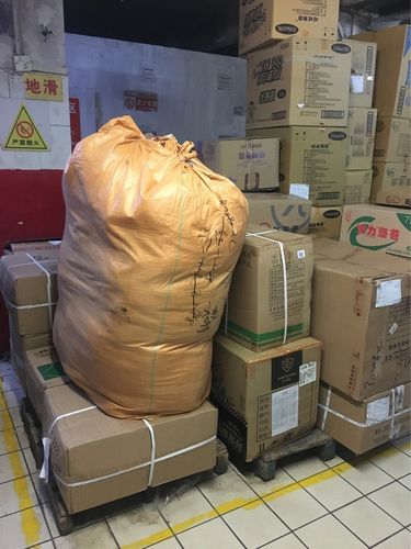 百货仓库清理工作图片